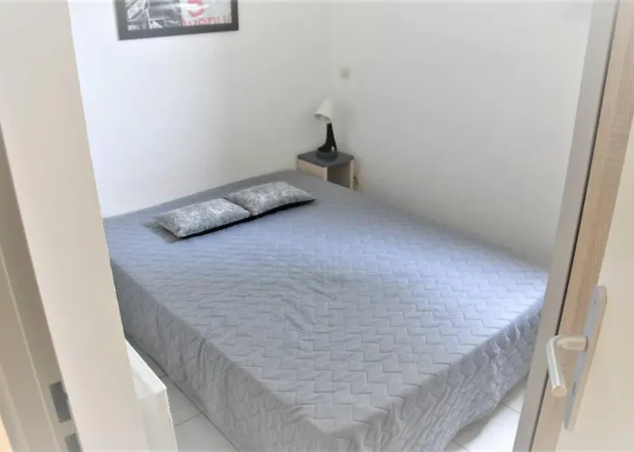 213, Natura Beach, Village Naturiste * Agde